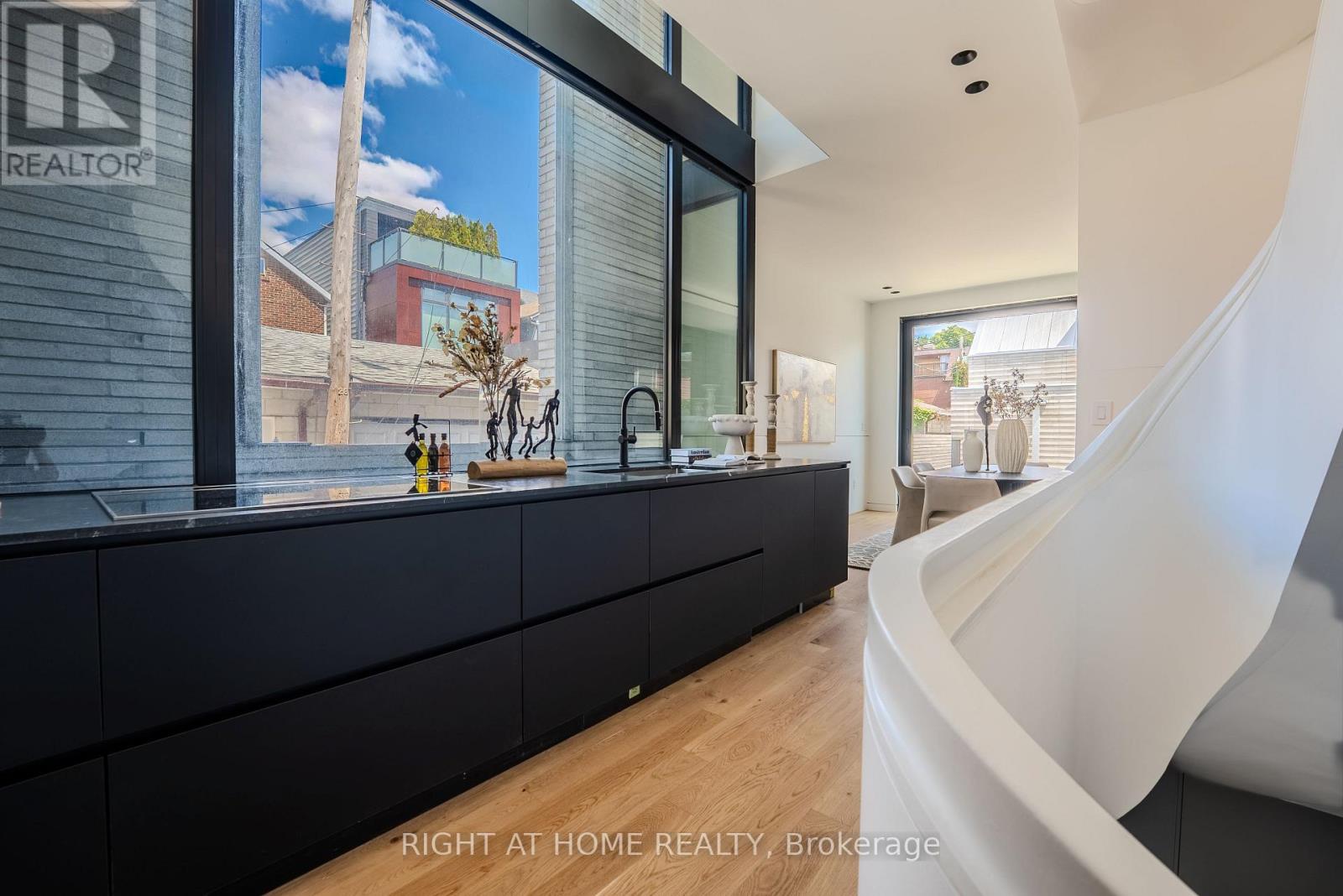 79 Northcote Avenue, Toronto, Ontario  M6J 3K2 - Photo 7 - C13646510