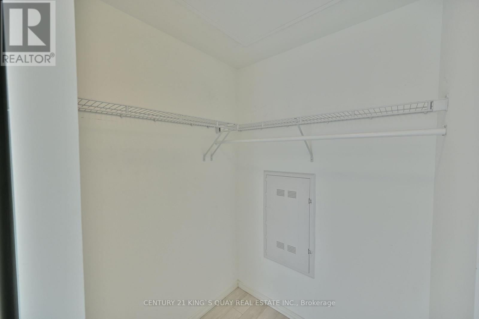 1907 - 197 Yonge Street, Toronto, Ontario  M5B 1M4 - Photo 14 - C13646516