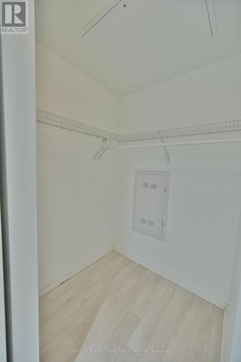1907 - 197 Yonge Street, Toronto, Ontario  M5B 1M4 - Photo 15 - C13646516