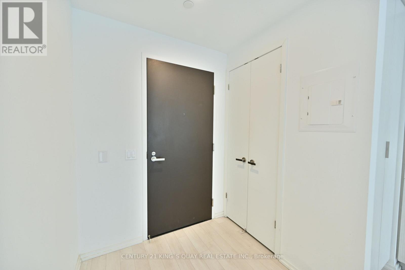 1907 - 197 Yonge Street, Toronto, Ontario  M5B 1M4 - Photo 20 - C13646516