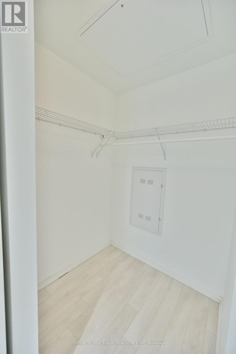 1907 - 197 Yonge Street, Toronto, Ontario  M5B 1M4 - Photo 32 - C13646516