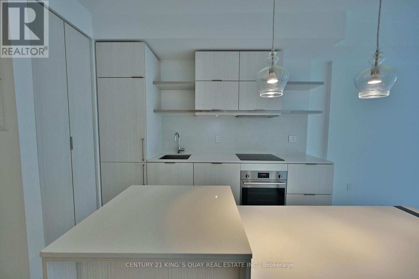 1907 - 197 Yonge Street, Toronto, Ontario  M5B 1M4 - Photo 4 - C13646516
