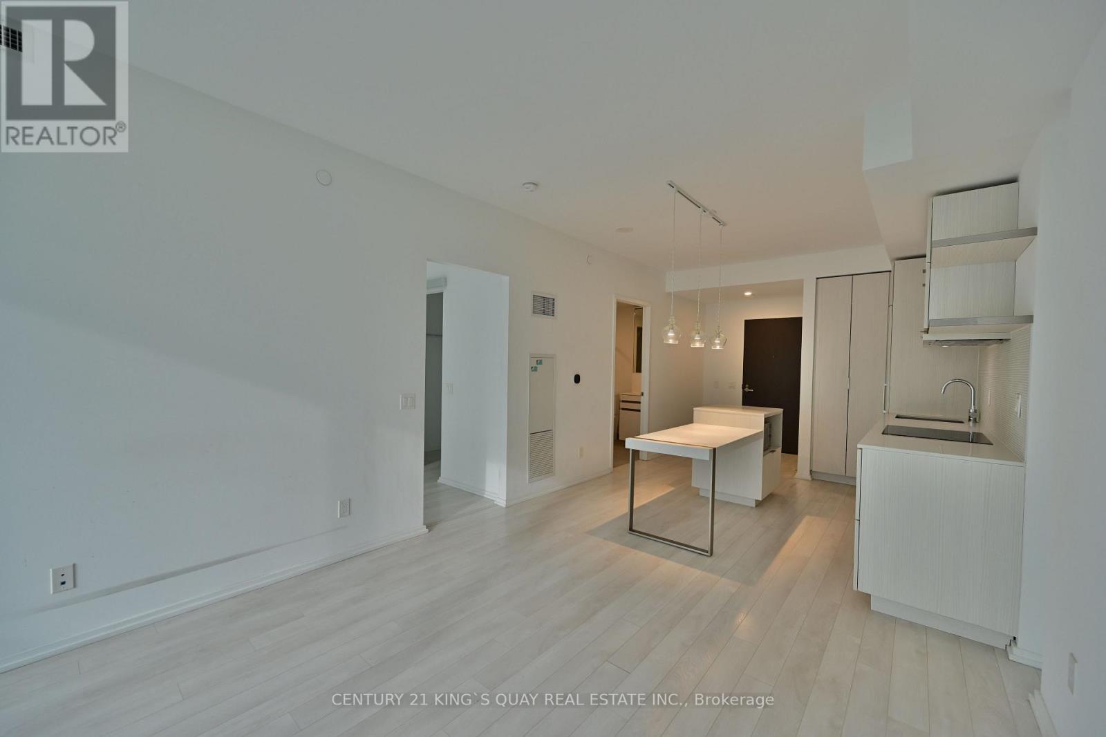 1907 - 197 Yonge Street, Toronto, Ontario  M5B 1M4 - Photo 8 - C13646516