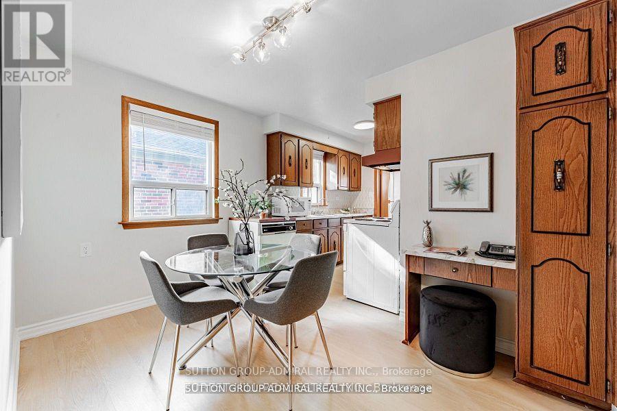 Main - 19 Tobruk Crescent, Toronto, Ontario  M2M 3B3 - Photo 10 - C13646542
