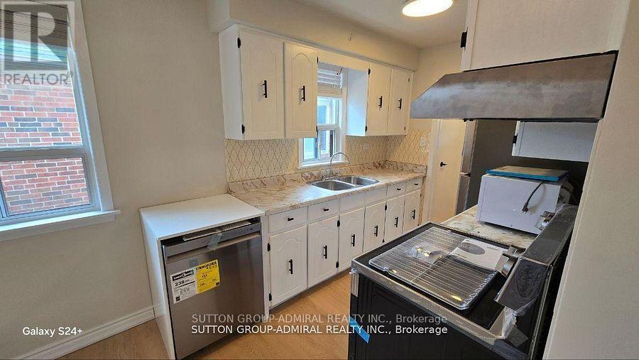 Main - 19 Tobruk Crescent, Toronto, Ontario  M2M 3B3 - Photo 13 - C13646542