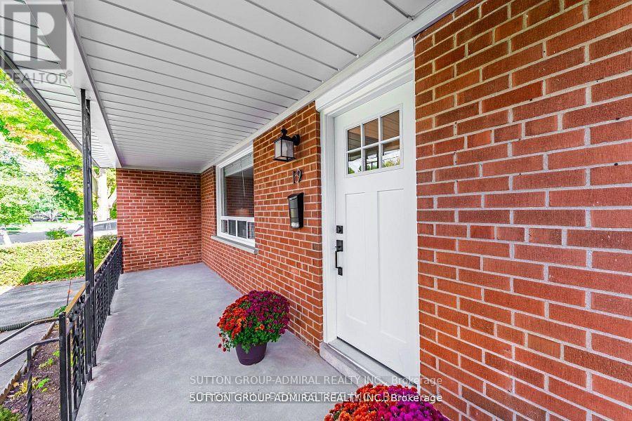 Main - 19 Tobruk Crescent, Toronto, Ontario  M2M 3B3 - Photo 3 - C13646542