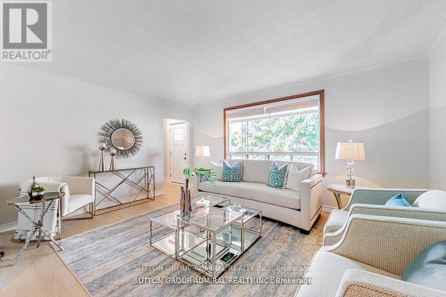 Main - 19 Tobruk Crescent, Toronto, Ontario  M2M 3B3 - Photo 5 - C13646542