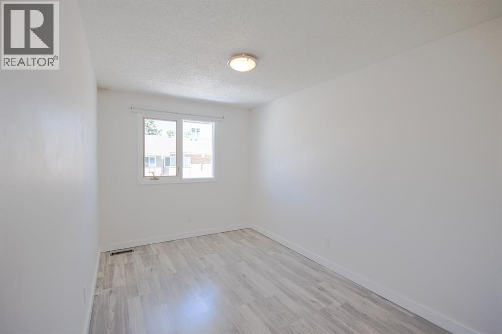 11, 116 Silver Crest Drive NW, Calgary, Alberta  T3B 4N9 - Photo 16 - A2324145
