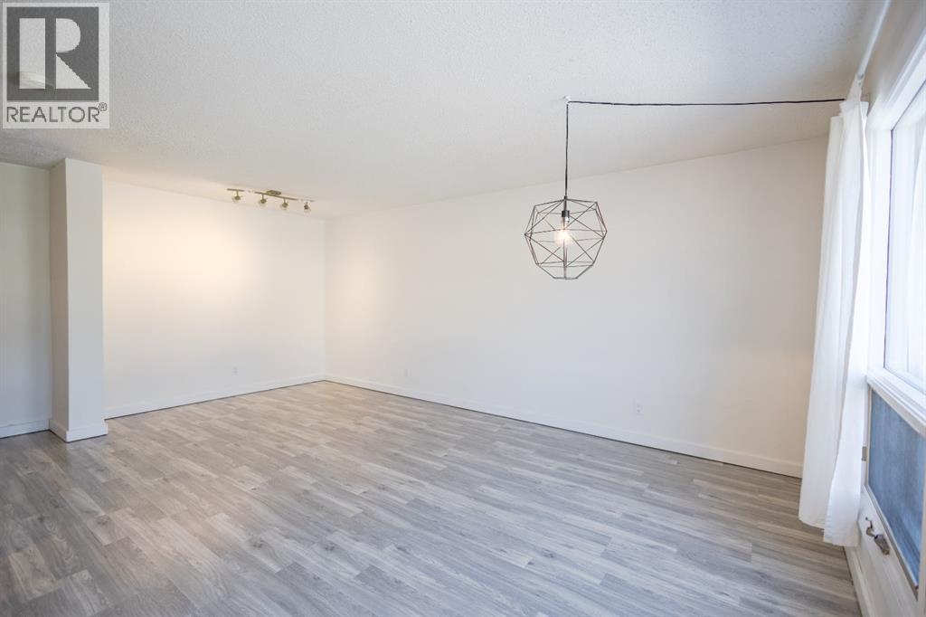 11, 116 Silver Crest Drive NW, Calgary, Alberta  T3B 4N9 - Photo 8 - A2324145