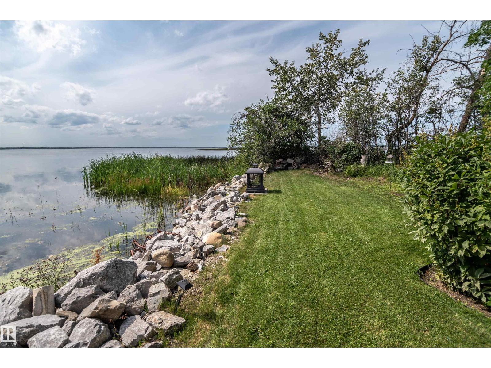 4740 Sunset Dr, Rural Lac Ste. Anne County, Alberta  T0E 0A0 - Photo 65 - E4501652
