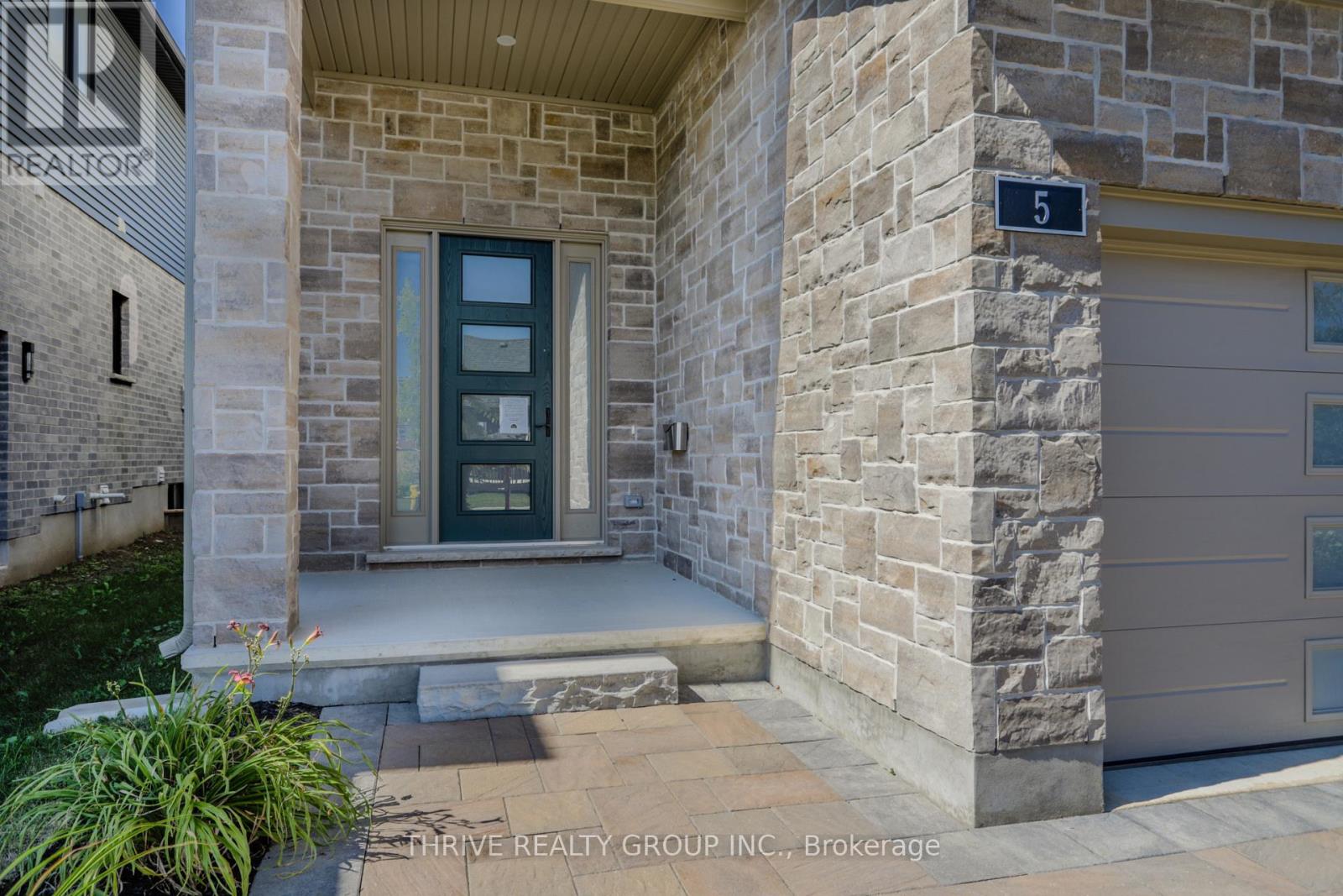 5 - 1061 Eagletrace Drive, London North, Ontario  N6G 0T3 - Photo 2 - X13646466