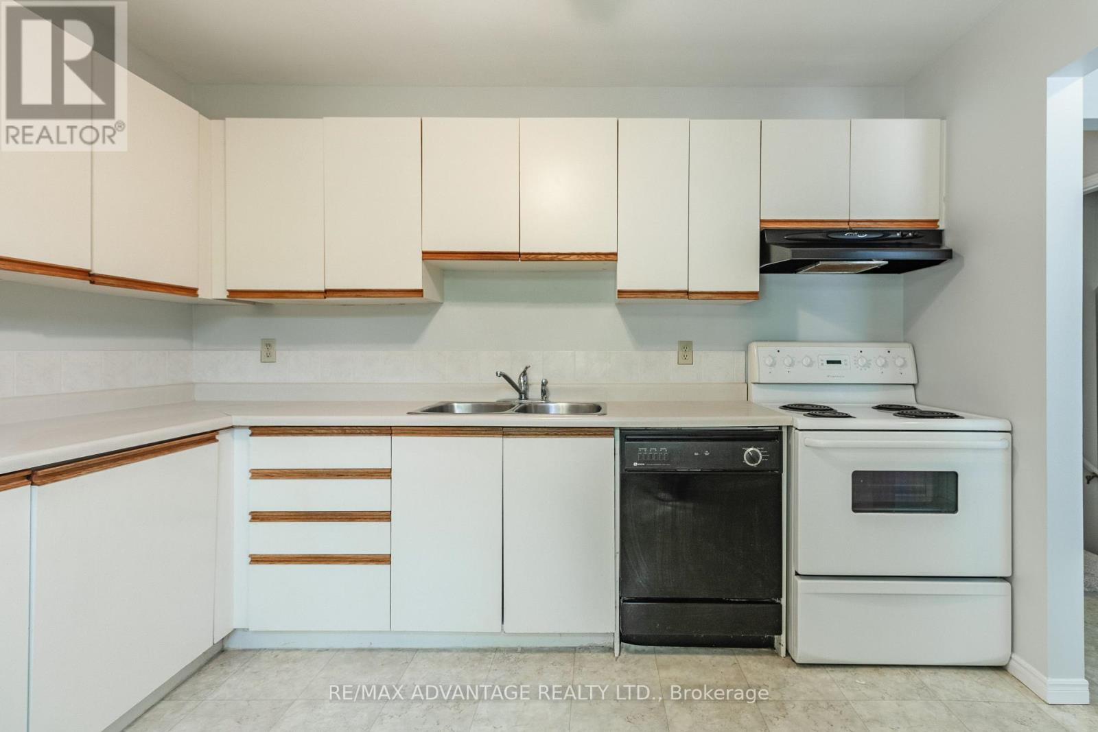 4 - 1294 Byron Baseline Road W, London South, Ontario  N6K 4G8 - Photo 2 - X13646496