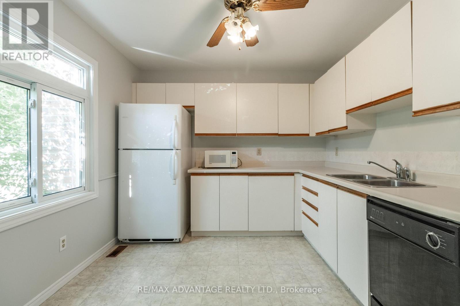 4 - 1294 Byron Baseline Road W, London South, Ontario  N6K 4G8 - Photo 3 - X13646496