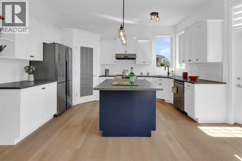 99 Edgeridge View NW, Calgary, Alberta  T3A 5Z1 - Photo 8 - A2331929