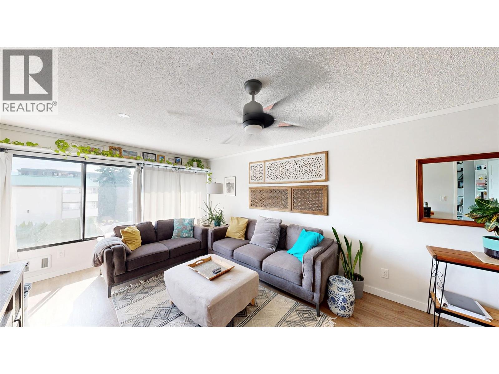 737 Leon Avenue Unit# 406, Kelowna, British Columbia  V1Y 8L6 - Photo 2 - 10396925