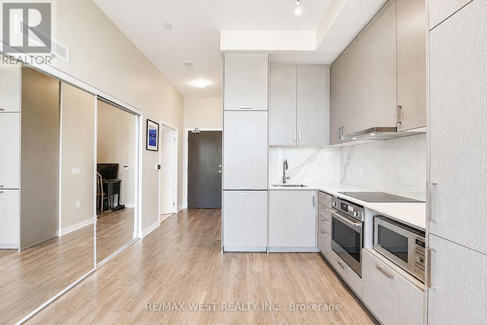 311 - 60 Honeycrisp Crescent, Vaughan, Ontario  L4K 0N5 - Photo 4 - N13646470