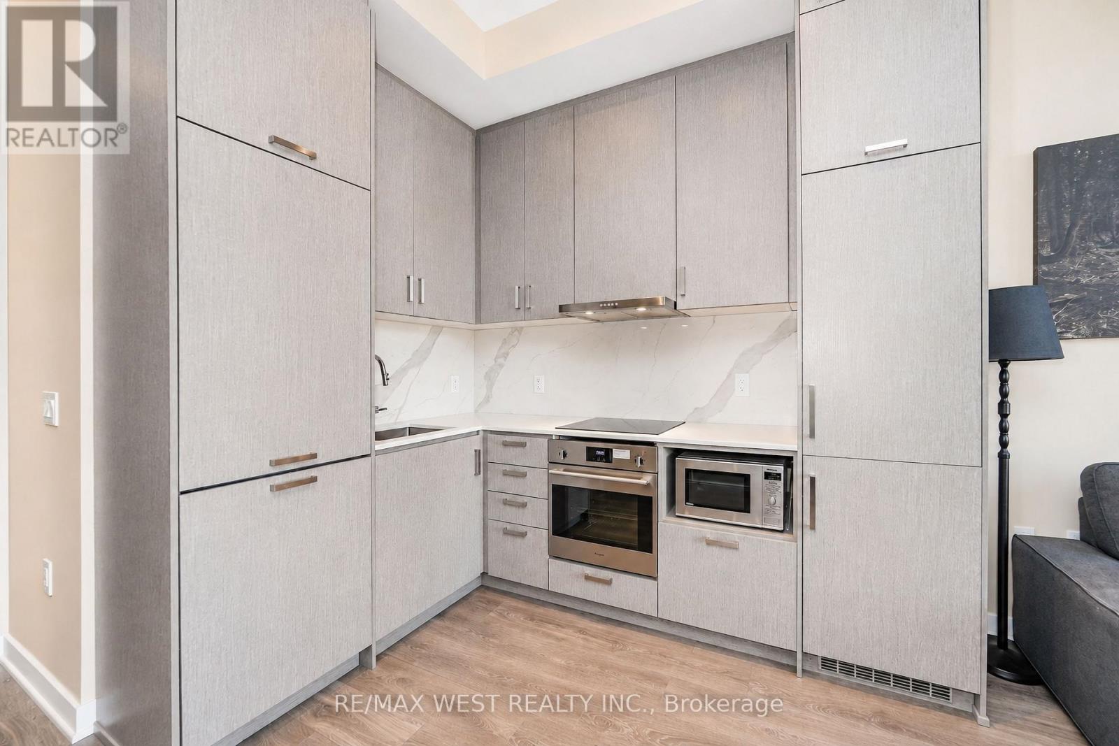 311 - 60 Honeycrisp Crescent, Vaughan, Ontario  L4K 0N5 - Photo 5 - N13646470