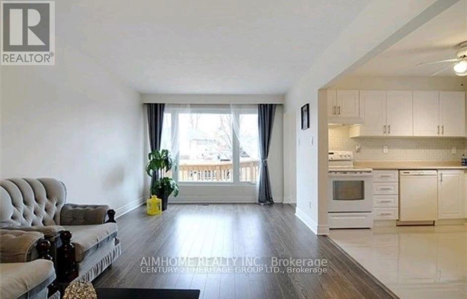 Main Floor - 39 Lindsay Avenue, Newmarket, Ontario  L3Y 4N7 - Photo 2 - N13646550