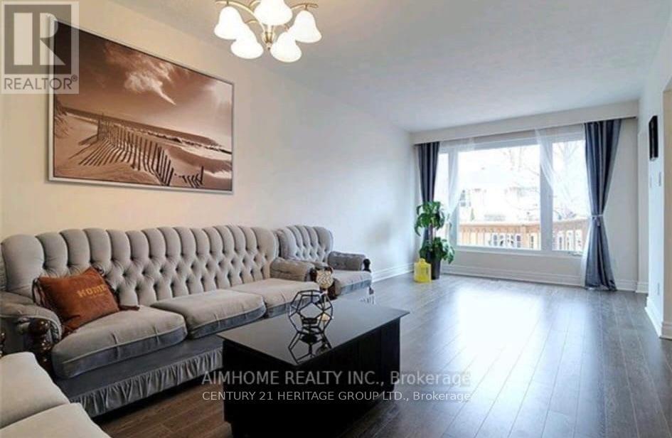 Main Floor - 39 Lindsay Avenue, Newmarket, Ontario  L3Y 4N7 - Photo 3 - N13646550