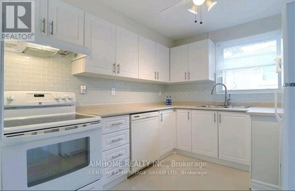Main Floor - 39 Lindsay Avenue, Newmarket, Ontario  L3Y 4N7 - Photo 4 - N13646550
