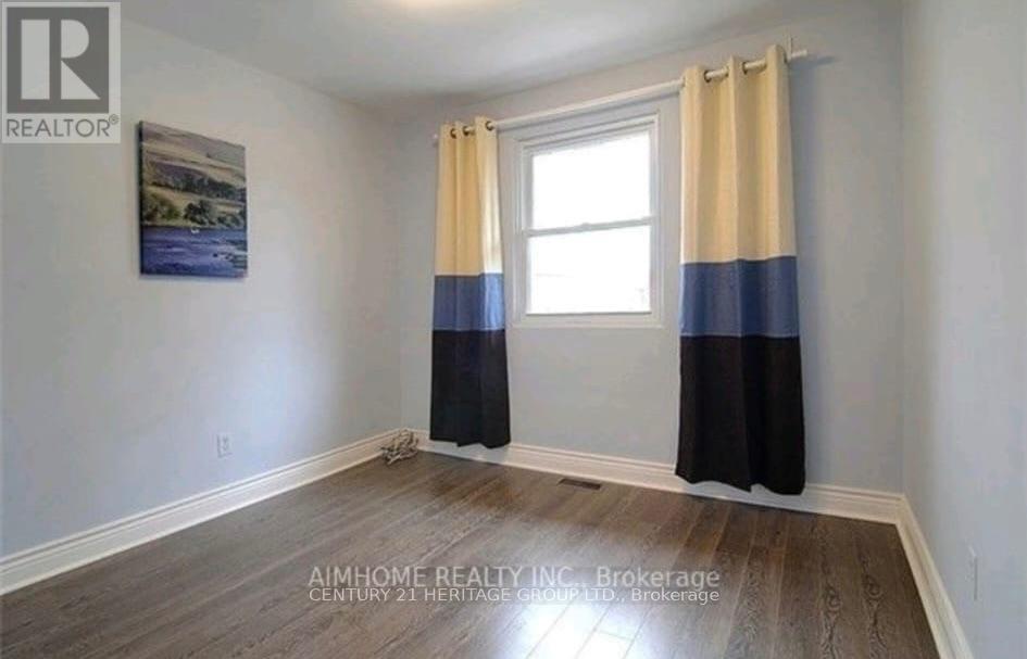 Main Floor - 39 Lindsay Avenue, Newmarket, Ontario  L3Y 4N7 - Photo 5 - N13646550