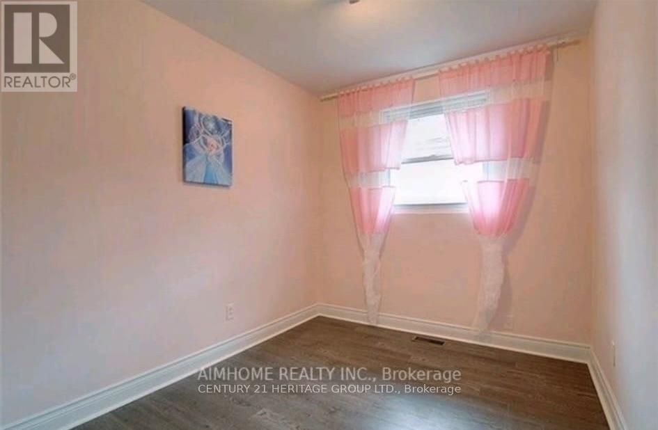 Main Floor - 39 Lindsay Avenue, Newmarket, Ontario  L3Y 4N7 - Photo 7 - N13646550