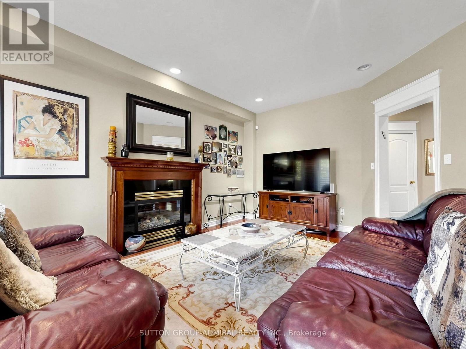 22 Canyon Hill Avenue, Richmond Hill, Ontario  L4C 0S3 - Photo 11 - N13646586