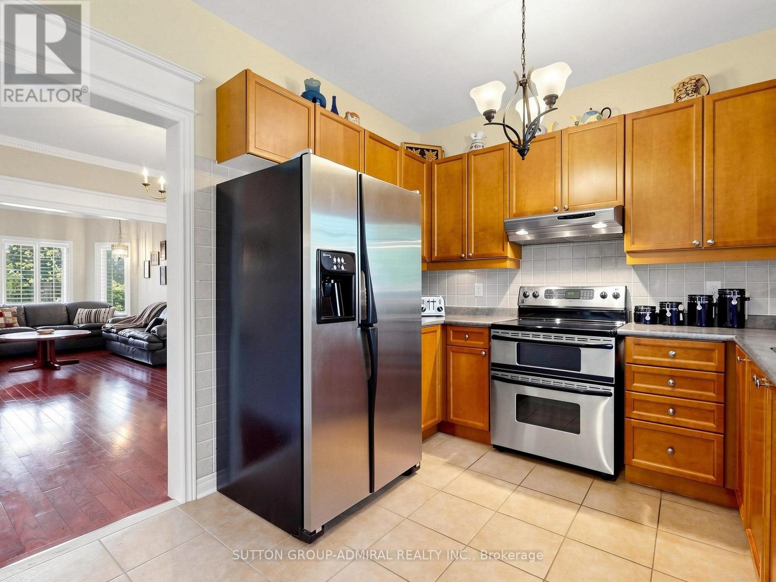 22 Canyon Hill Avenue, Richmond Hill, Ontario  L4C 0S3 - Photo 12 - N13646586