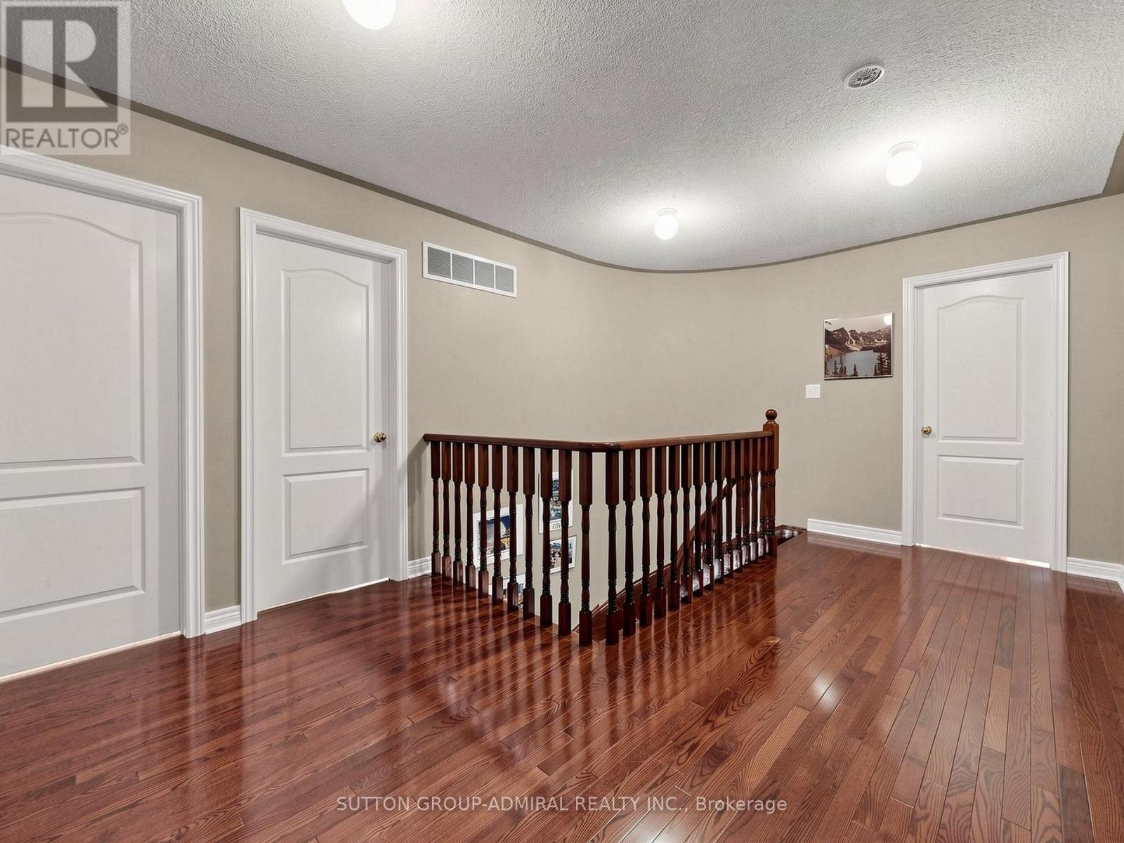 22 Canyon Hill Avenue, Richmond Hill, Ontario  L4C 0S3 - Photo 25 - N13646586