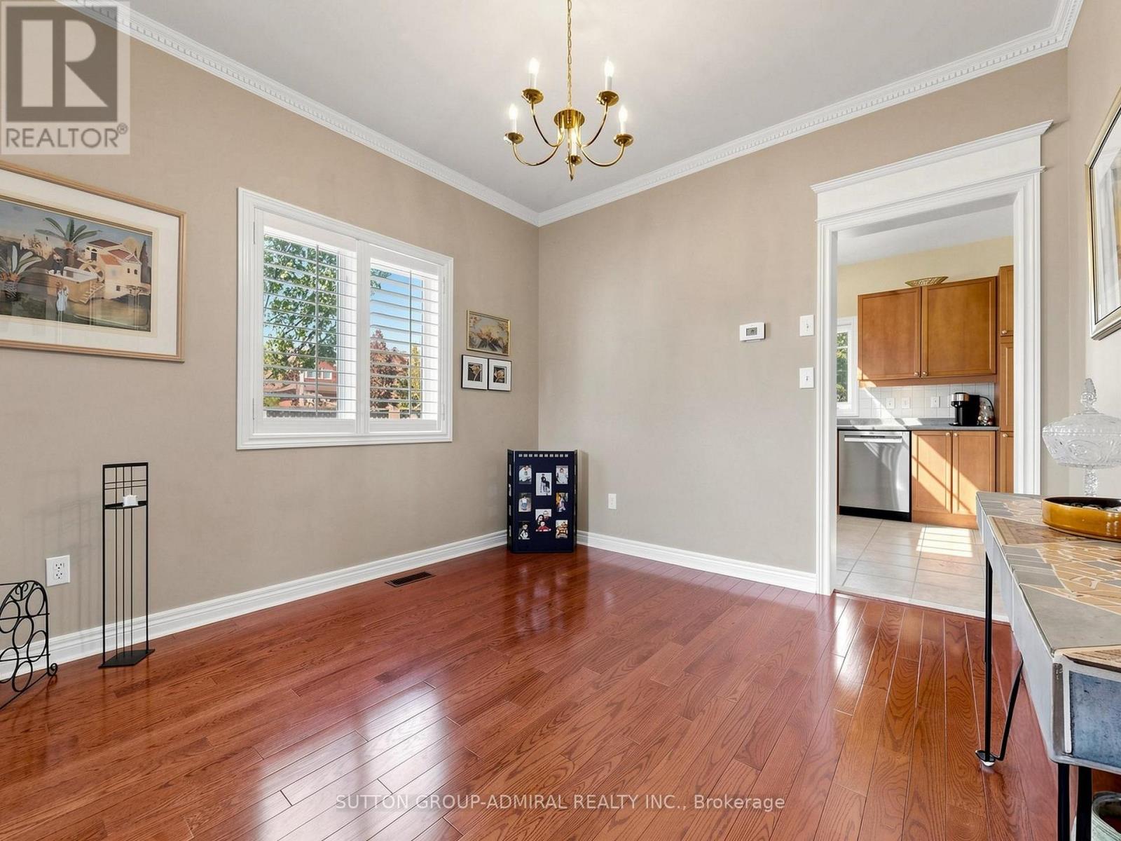 22 Canyon Hill Avenue, Richmond Hill, Ontario  L4C 0S3 - Photo 7 - N13646586