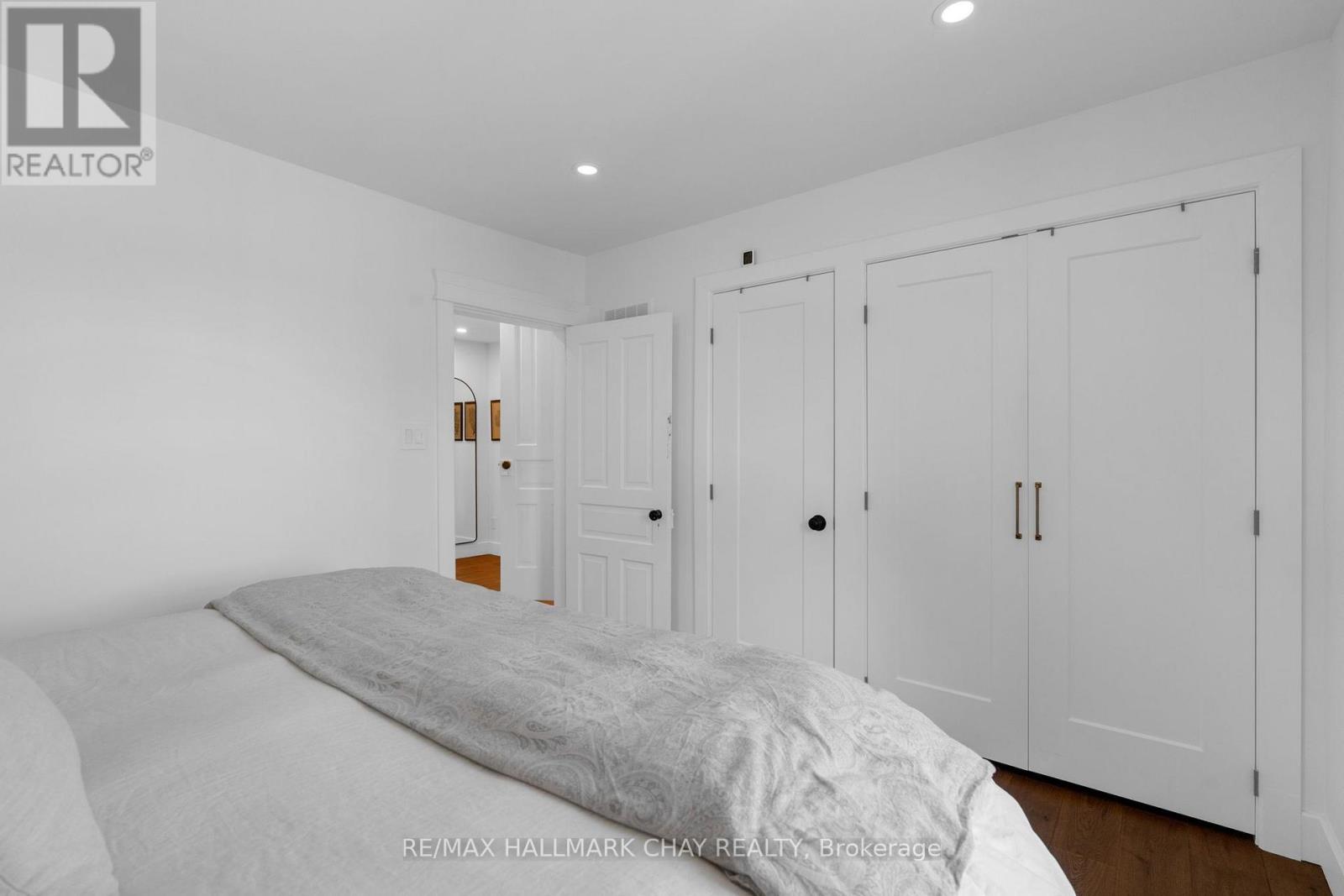 26 Edward Street W, Clearview, Ontario  L0M 1G0 - Photo 20 - S13646486