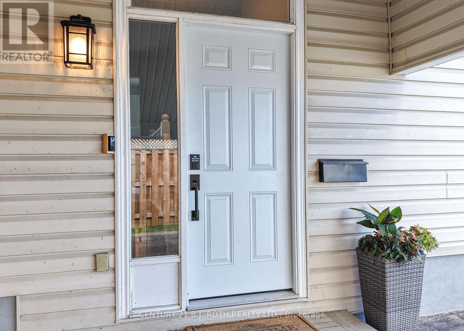 49 Bond Street, Orillia, Ontario  L3V 1J6 - Photo 2 - S13646500