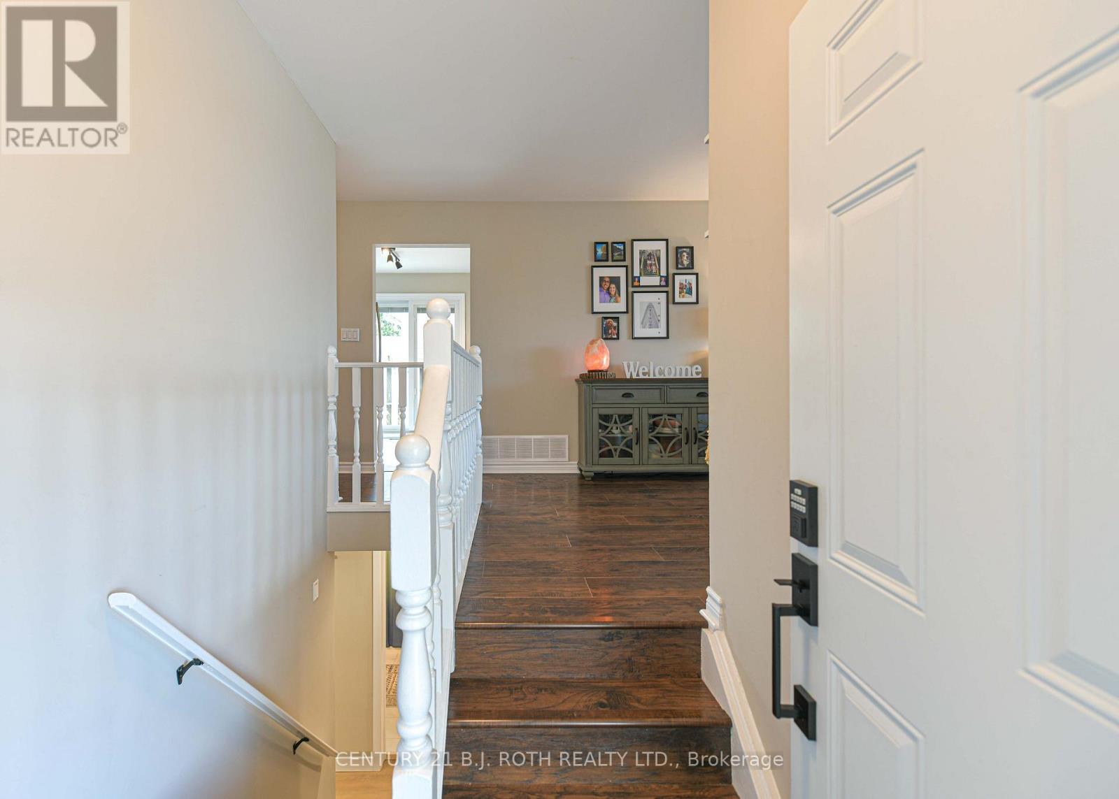 49 Bond Street, Orillia, Ontario  L3V 1J6 - Photo 3 - S13646500