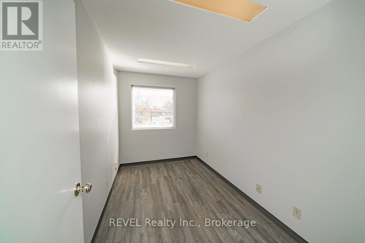 1 - 437 Welland Avenue, St. Catharines, Ontario  L2M 5V2 - Photo 5 - X13646444