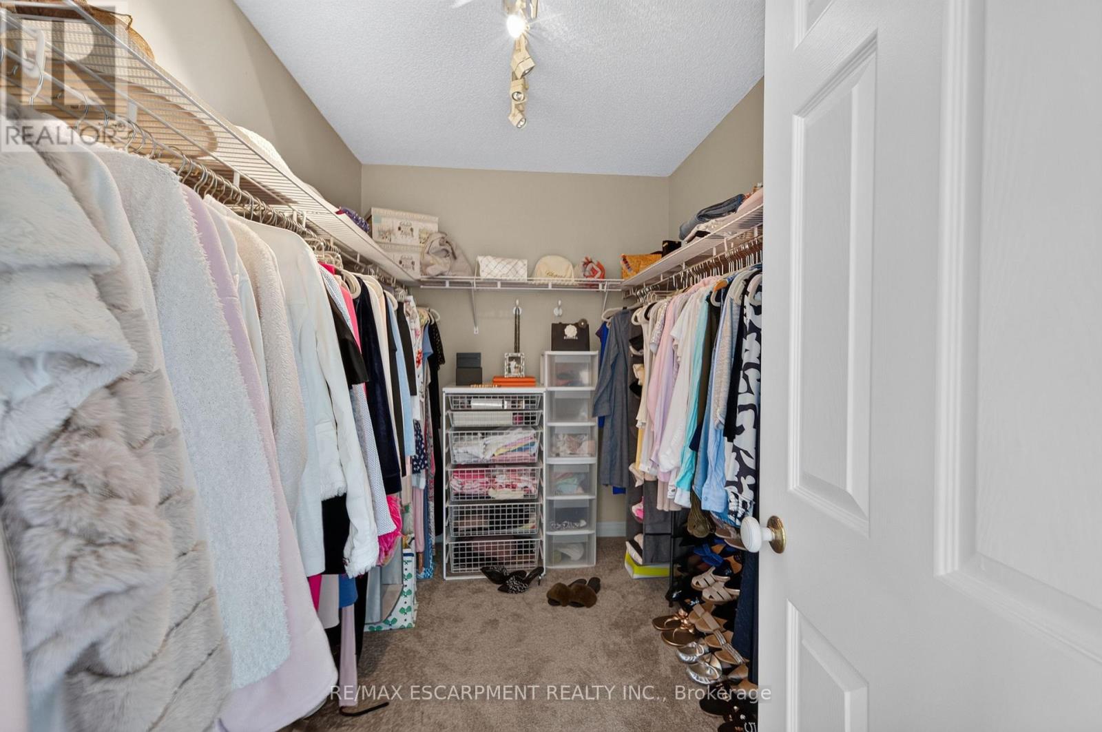 112 Fairwood Place W, Burlington, Ontario  L7T 4B6 - Photo 28 - W13646370
