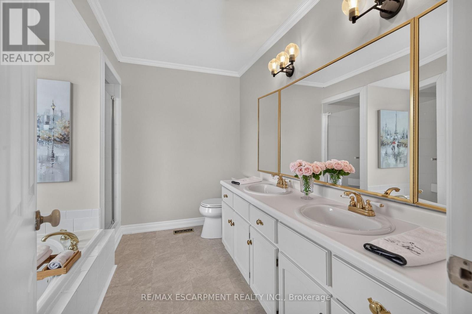 112 Fairwood Place W, Burlington, Ontario  L7T 4B6 - Photo 32 - W13646370