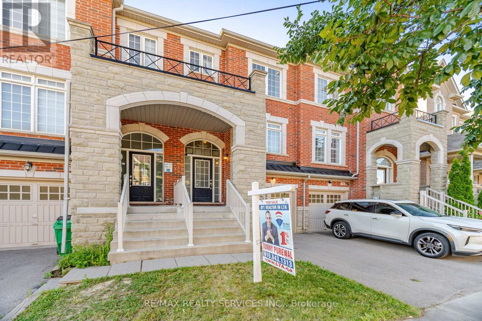 72 Rockman Crescent, Brampton, Ontario  L7A 3Z9 - Photo 4 - W13646384