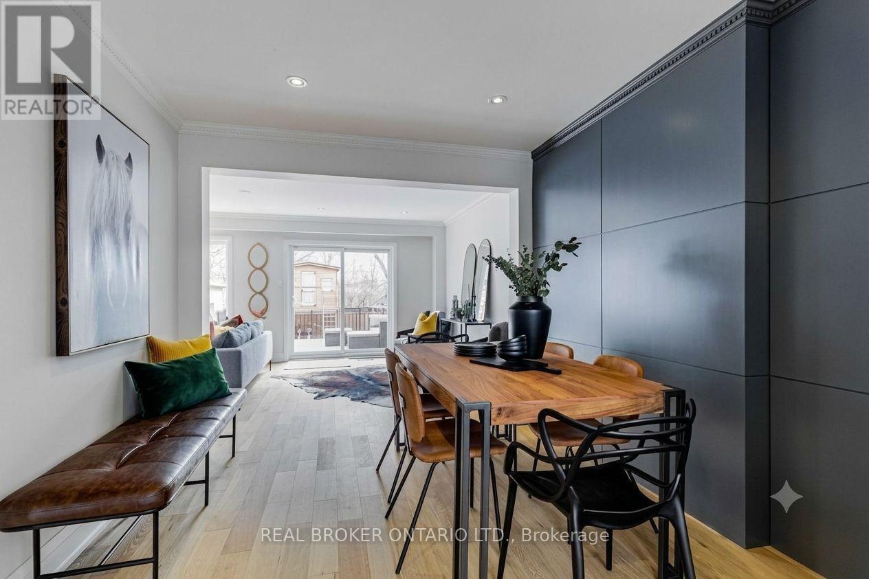 Upper - 25 Newlin Crescent, Toronto, Ontario  M3L 1X5 - Photo 4 - W13646392