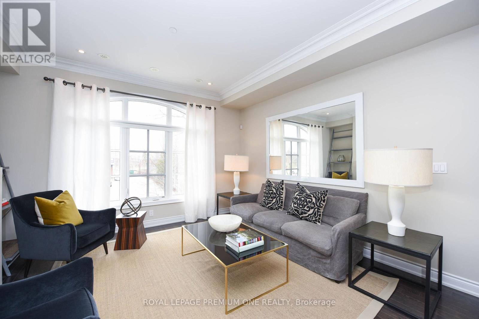 6a Acorn Avenue, Toronto, Ontario M9B 0B7 - Photo 10 - W13646436