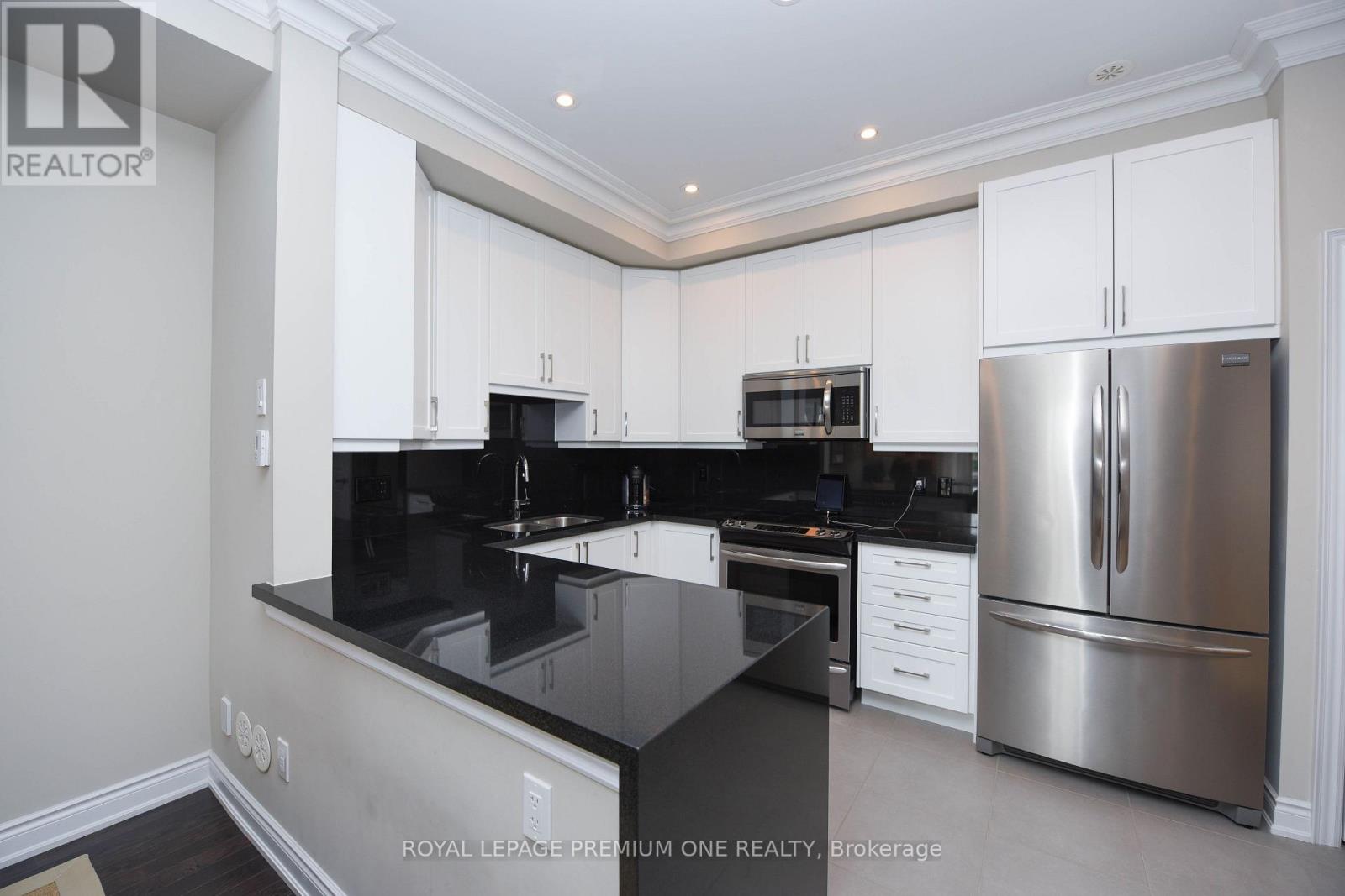 6a Acorn Avenue, Toronto, Ontario M9B 0B7 - Photo 2 - W13646436