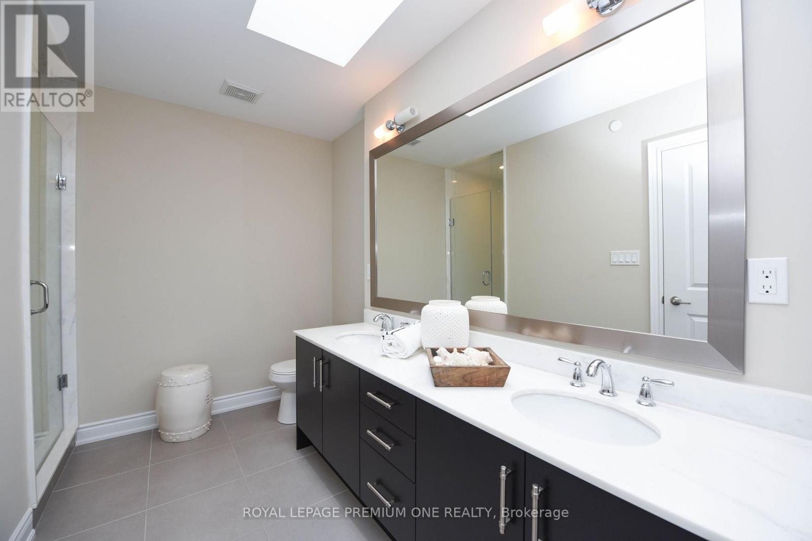 6a Acorn Avenue, Toronto, Ontario M9B 0B7 - Photo 25 - W13646436