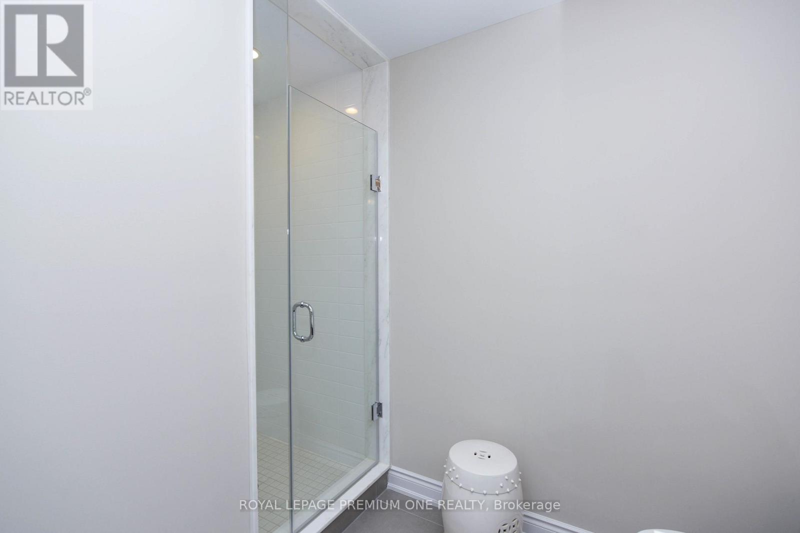 6a Acorn Avenue, Toronto, Ontario M9B 0B7 - Photo 26 - W13646436