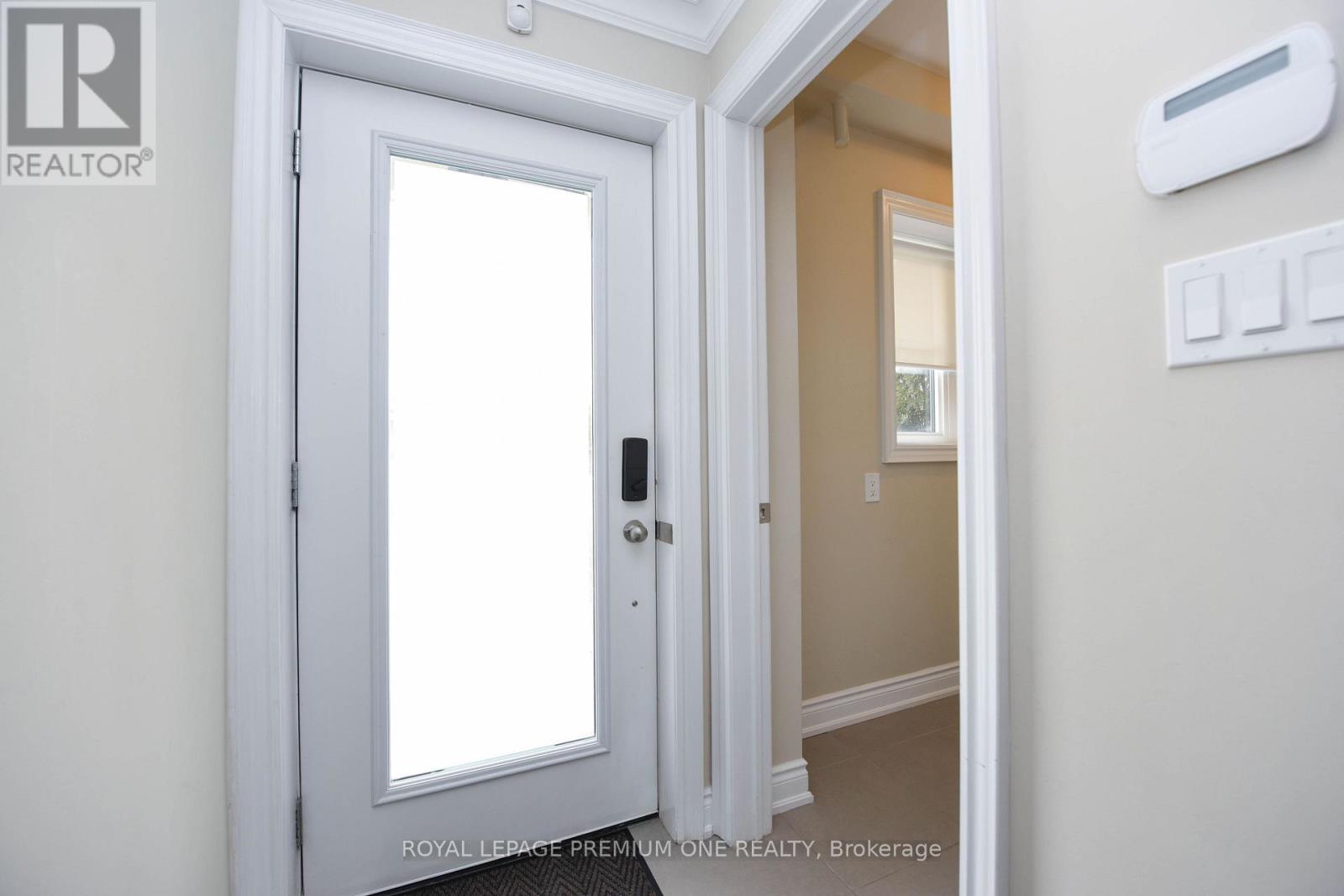 6a Acorn Avenue, Toronto, Ontario M9B 0B7 - Photo 30 - W13646436