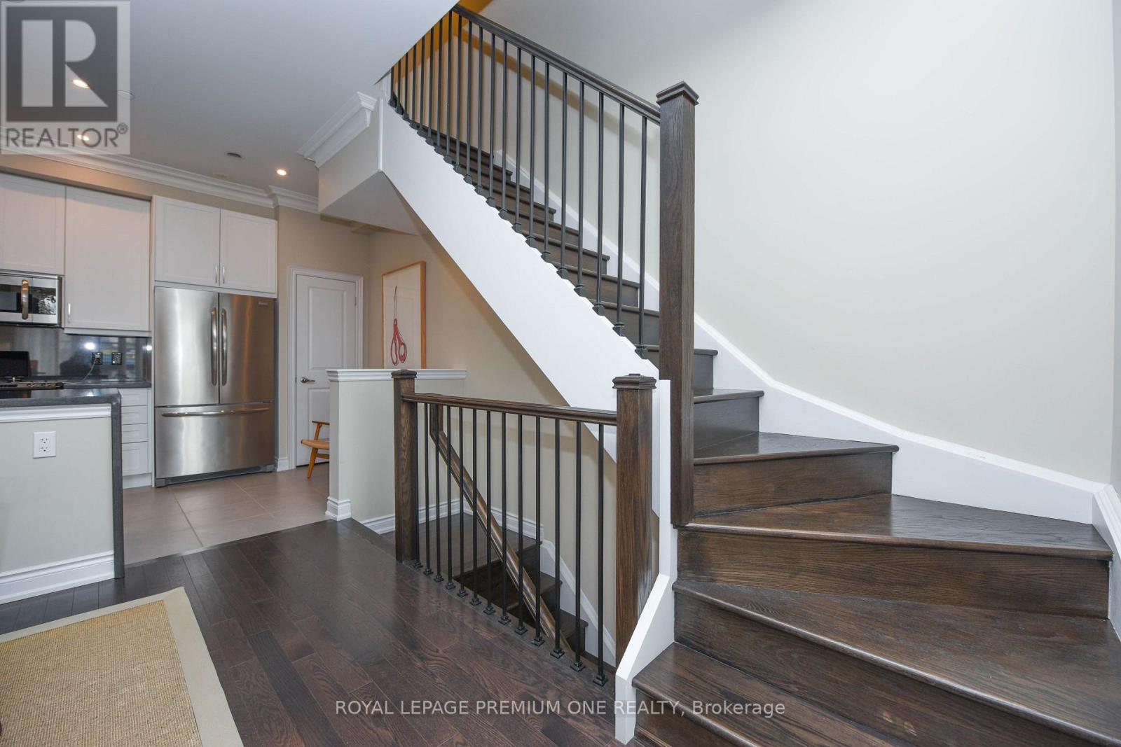6a Acorn Avenue, Toronto, Ontario M9B 0B7 - Photo 9 - W13646436