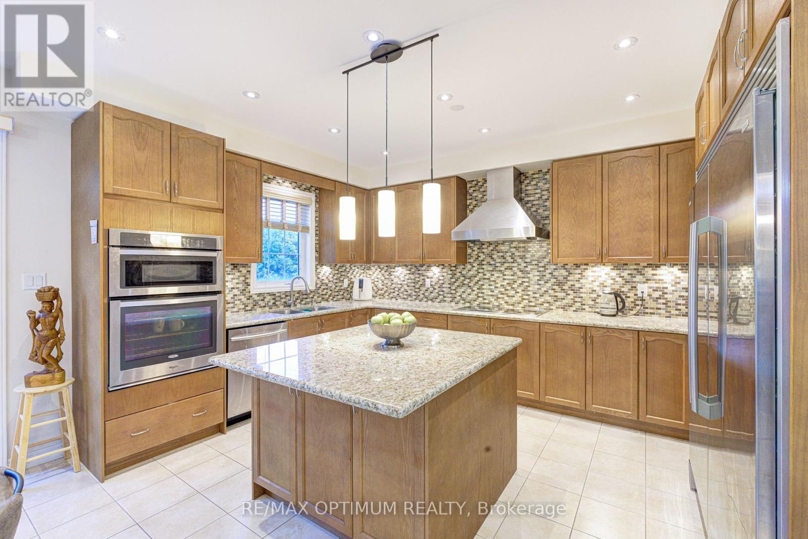 54 Midcrest Circle, Brampton, Ontario  L6Y 0W5 - Photo 14 - W13646564
