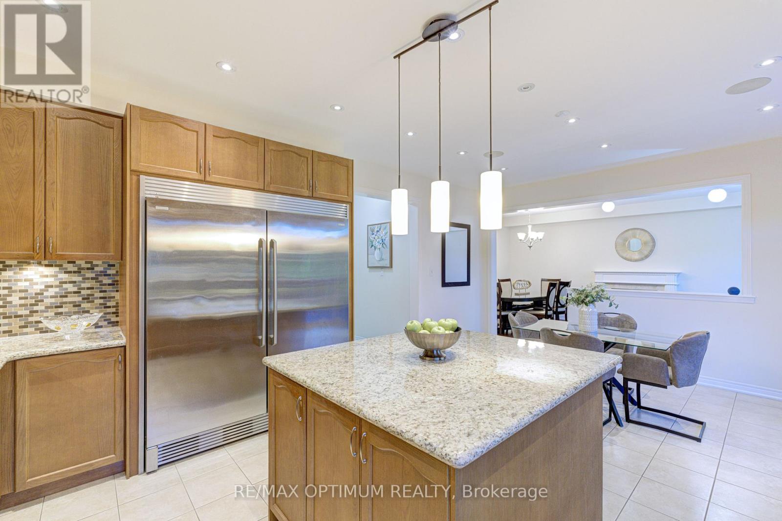 54 Midcrest Circle, Brampton, Ontario  L6Y 0W5 - Photo 15 - W13646564