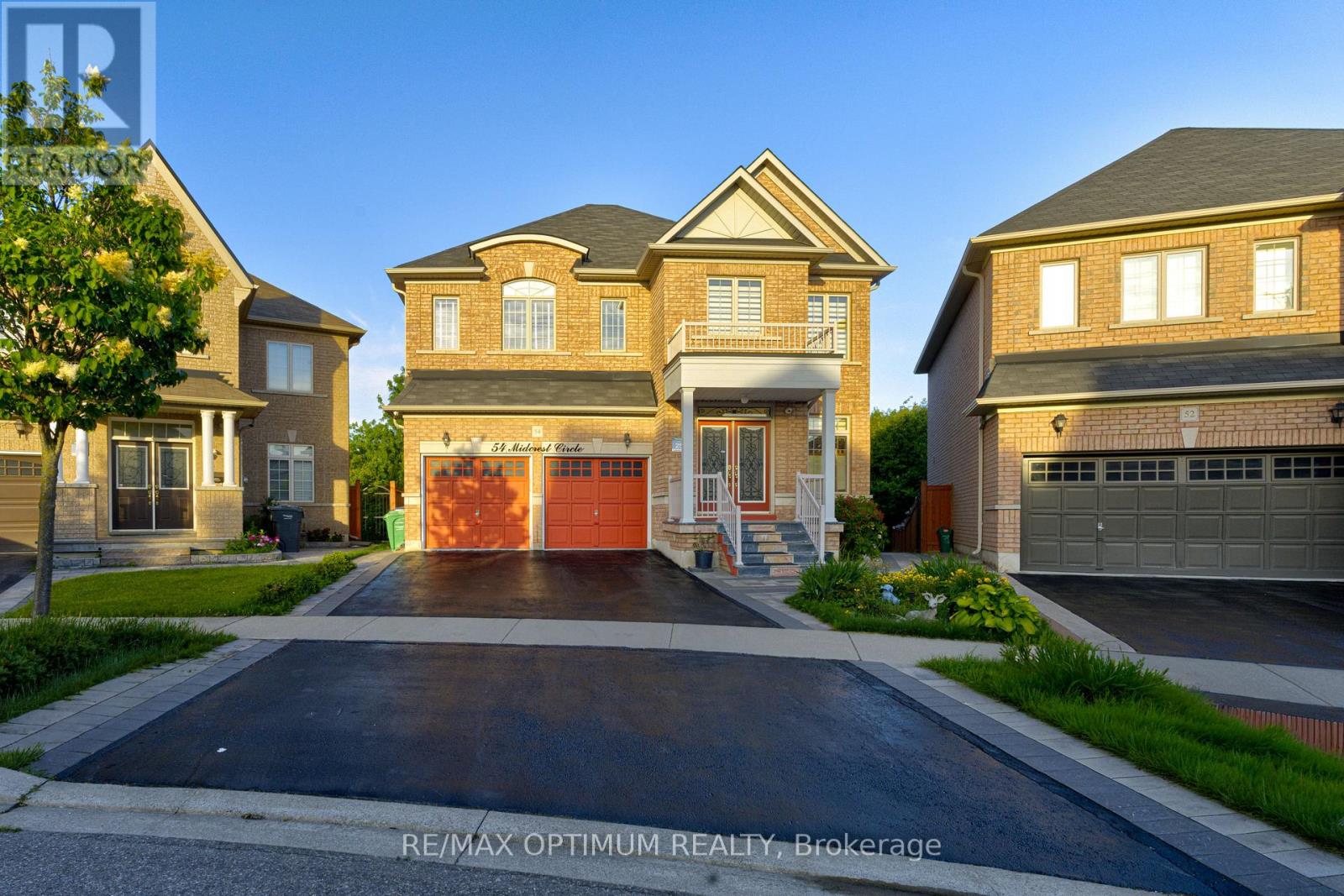 54 Midcrest Circle, Brampton, Ontario  L6Y 0W5 - Photo 2 - W13646564