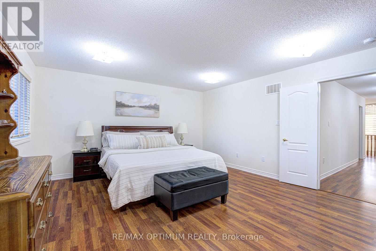 54 Midcrest Circle, Brampton, Ontario  L6Y 0W5 - Photo 25 - W13646564