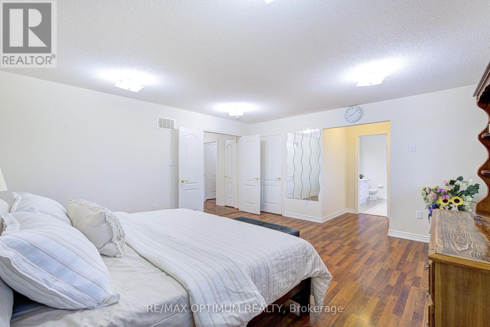 54 Midcrest Circle, Brampton, Ontario  L6Y 0W5 - Photo 26 - W13646564