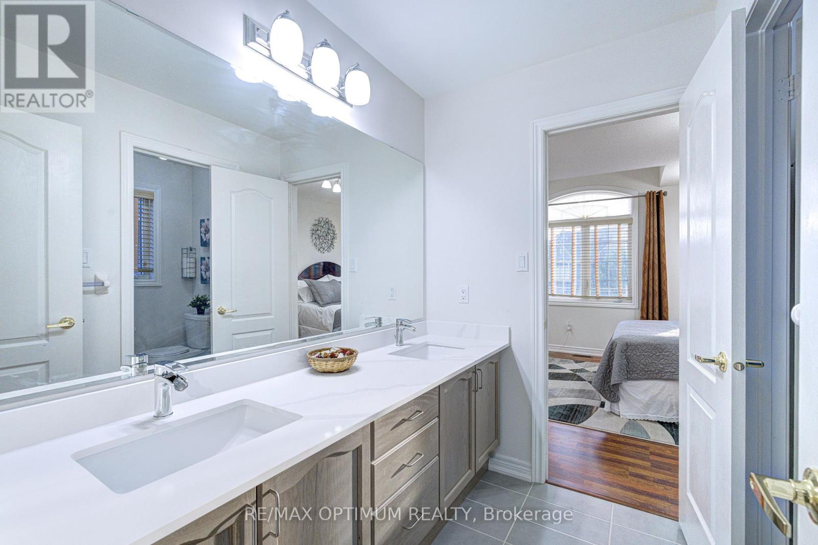 54 Midcrest Circle, Brampton, Ontario  L6Y 0W5 - Photo 34 - W13646564